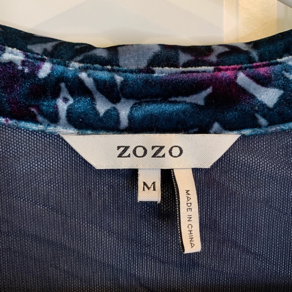ZOZO Stretch Velvet Blue Floral Tunic Size Medium - Picture 7 of 8